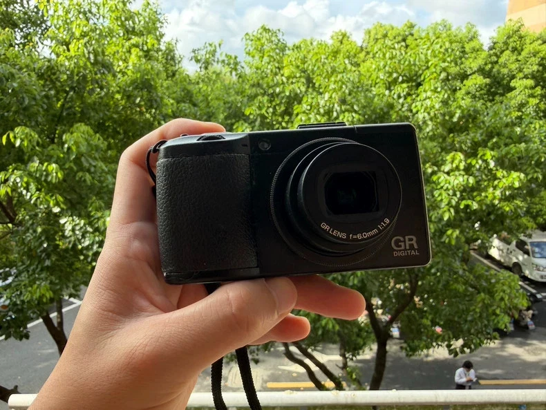Ricoh Ricoh GR 1-4.9x Digital Zoom Digital Cameras for Sale | Shop