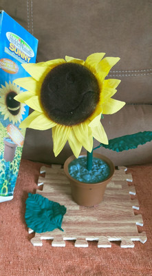 Gemmy Hidden Nature Sunny Singing Sunflower working needs repair Rare