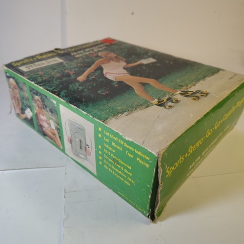 Vintage Starlite AM/FM Radio Cassette Player Portable Stereo w/ Box Marked Dmgd - Picture 4 of 23