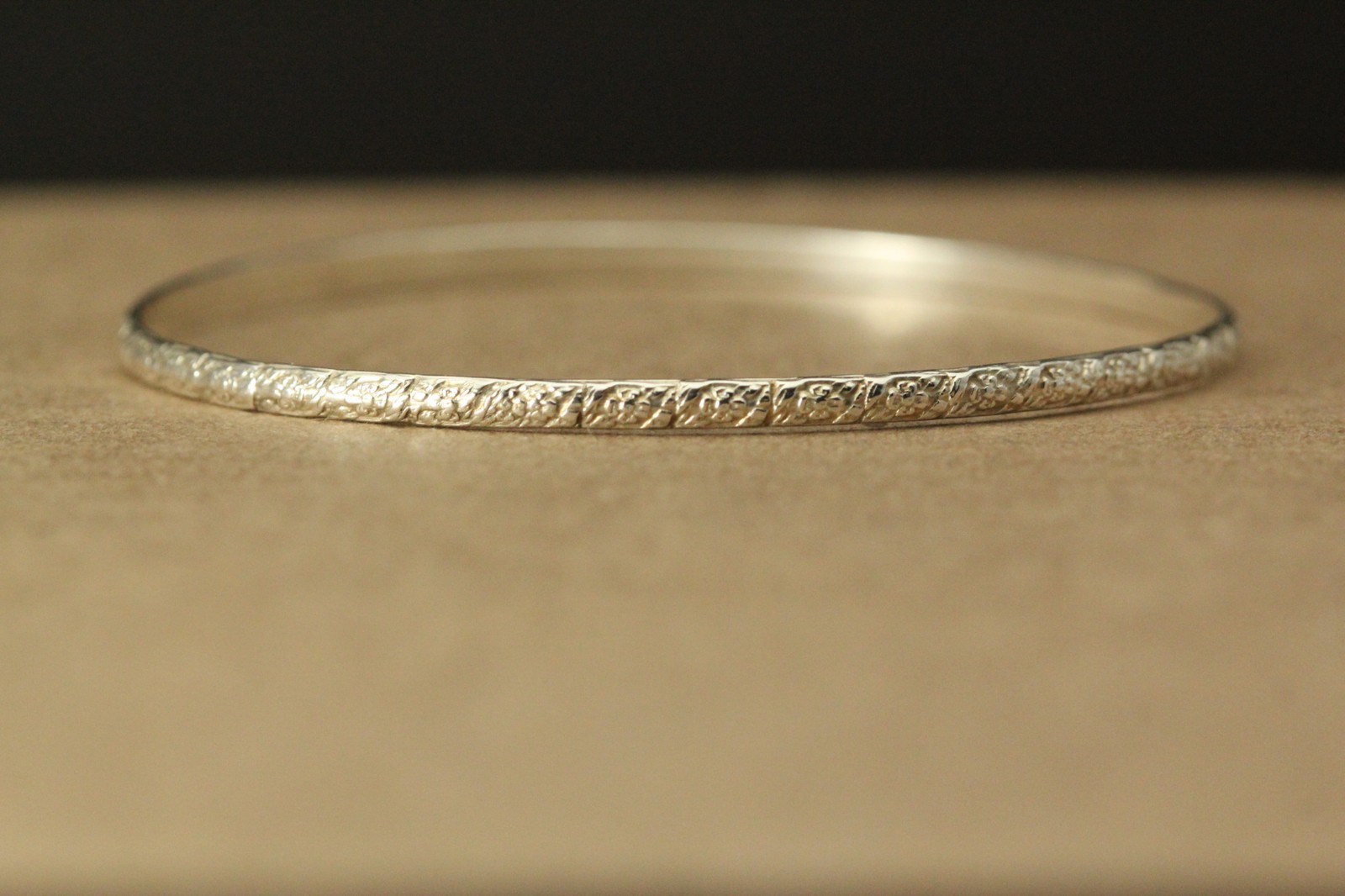 925 Sterling Silver Patterned Bangle Bracelet 6 G… - image 1
