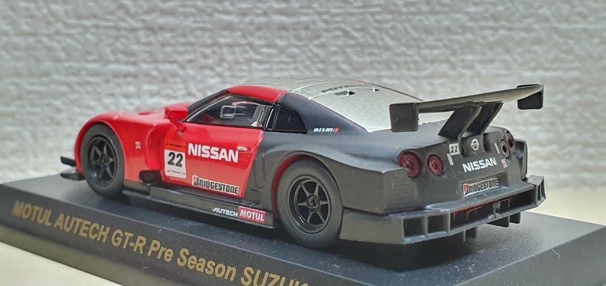Kyosho 1/64 GT500 MOTUL AUTECH NISSAN SKYLINE GT-R R35 Kyosho 1/64 GT500 MOTUL AUTECH NISSAN SKYLINE GT-R R35