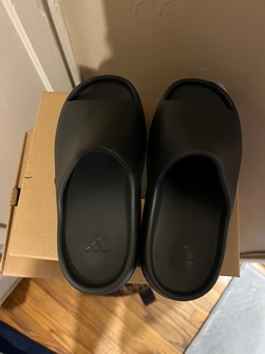 NEW) Yeezy Slide Onyx Kids Size 3 | eBay