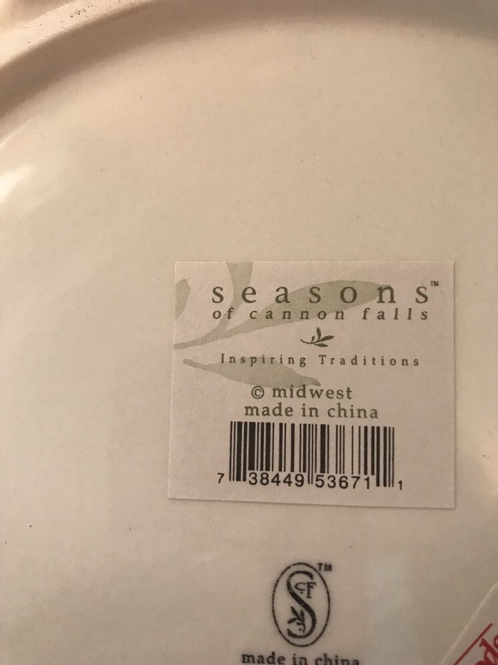 SEASONS OF CANNON FALLS Decorative Santa Plate With Holly Edge and