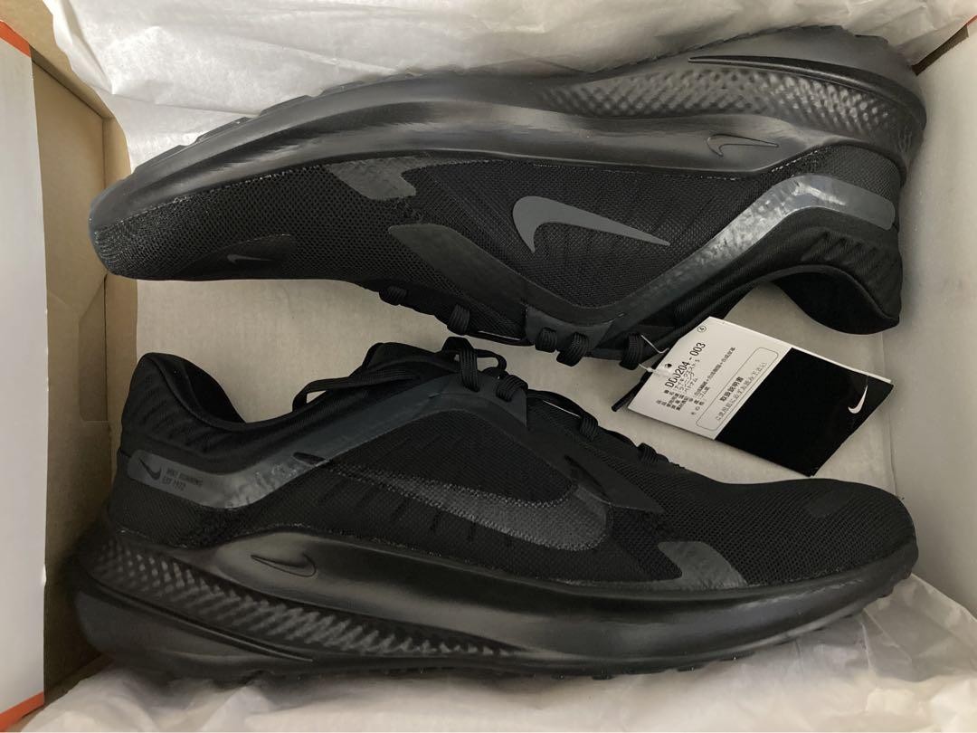 Men 10.5US   Sneakers Quest 5 With Box