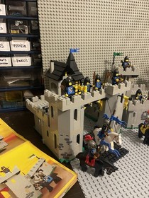 LEGO 6074  Et 6073 Black Falcons Fortress - with  Instructions *