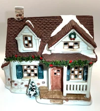 Christmas Valley Village House by Seasonal Specialties 1993 - Beautiful Details