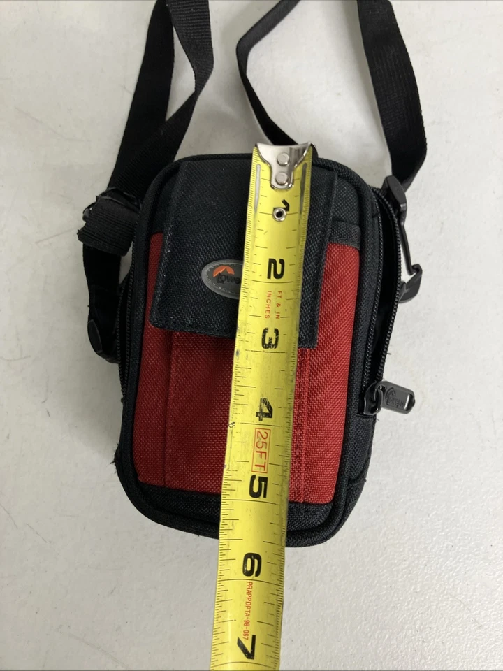 LowePro  Small Compact Camera Case with Strap Z20 red Black - Image 4 of 4