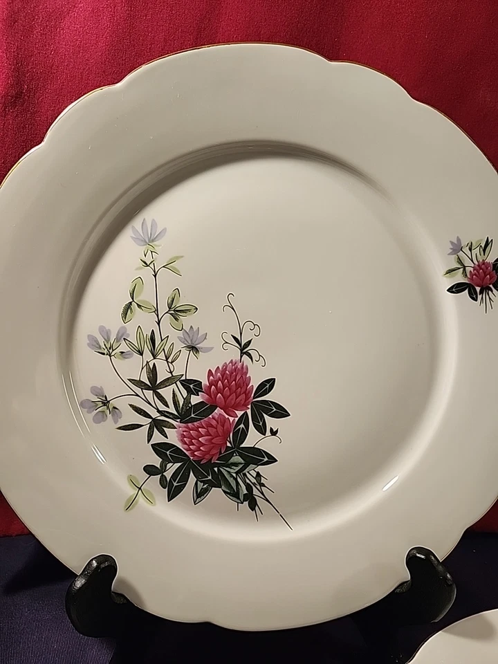 Diseño de flor de loto de porcelana Kahla con borde dorado 5 piezas. Juego de vajilla Foto 2 de 4