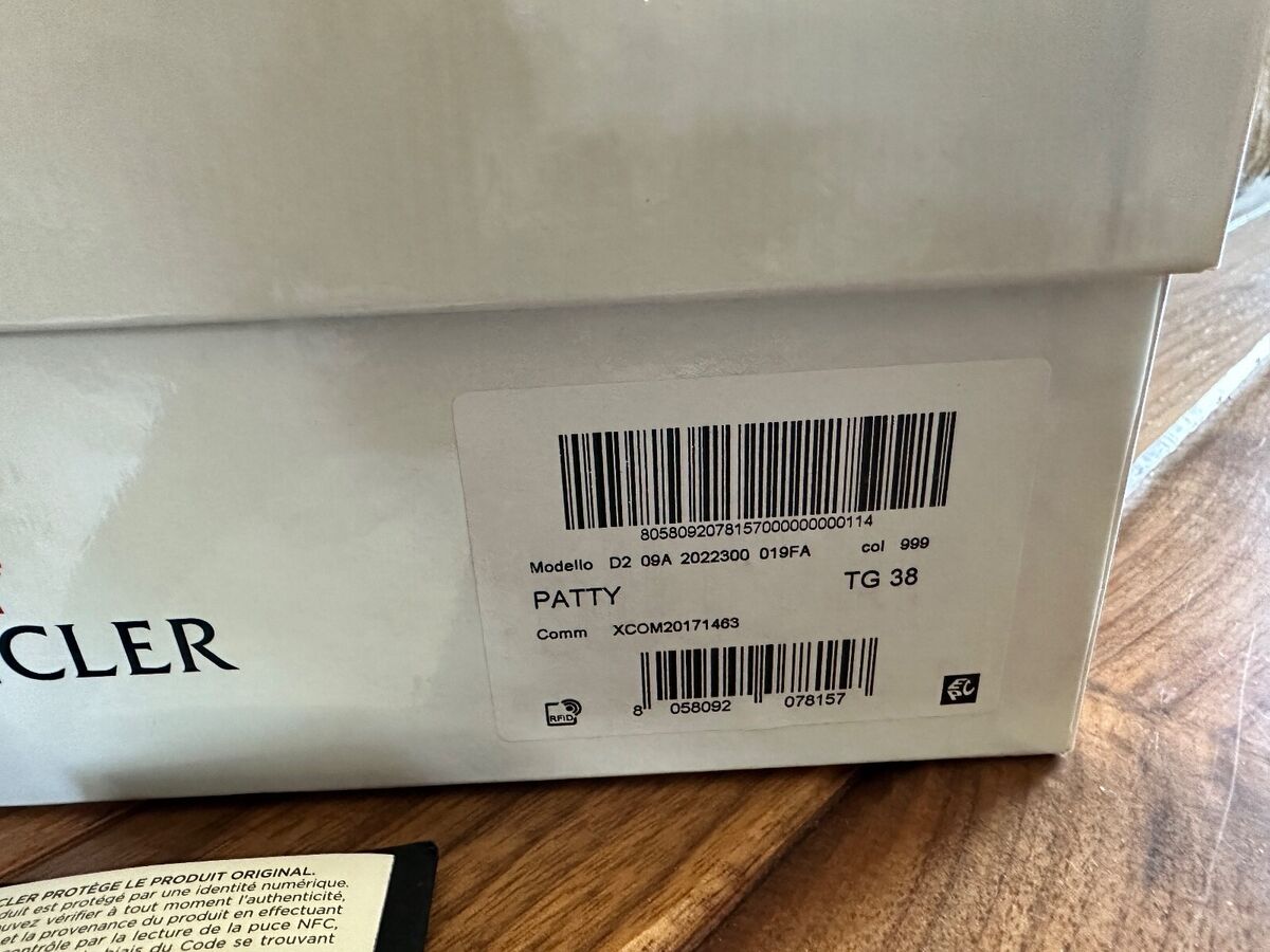 Authentic Women's Moncler Patty Scarpa Black Leather Lace-up Authentic Women's Moncler Patty Scarpa Black Leather Lace-up