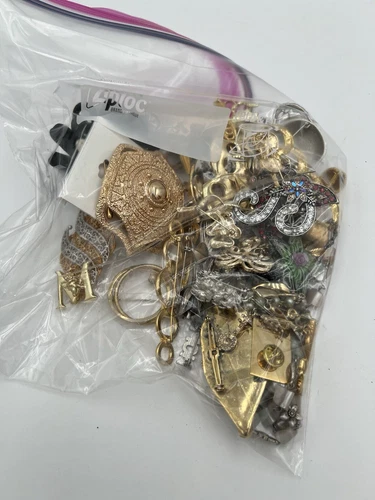 Large lot of vintage and Modern brooches big variety Costume Jewelry