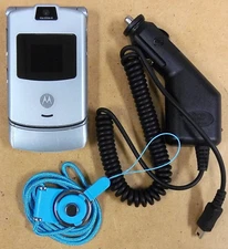 Motorola RAZR V3 - Silver ( AT&T / Cingular ) Cellular Flip Phone - Bundled