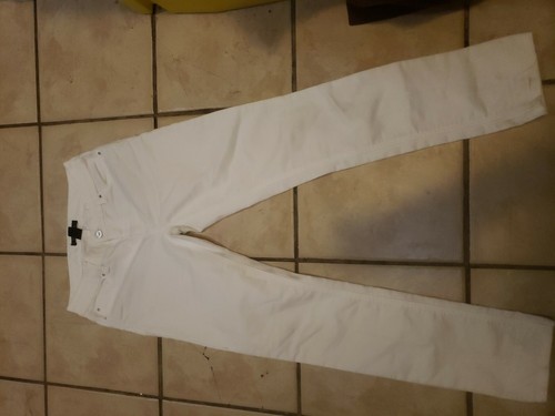 WHITE SLIM ANKLE JEANS SIZE 