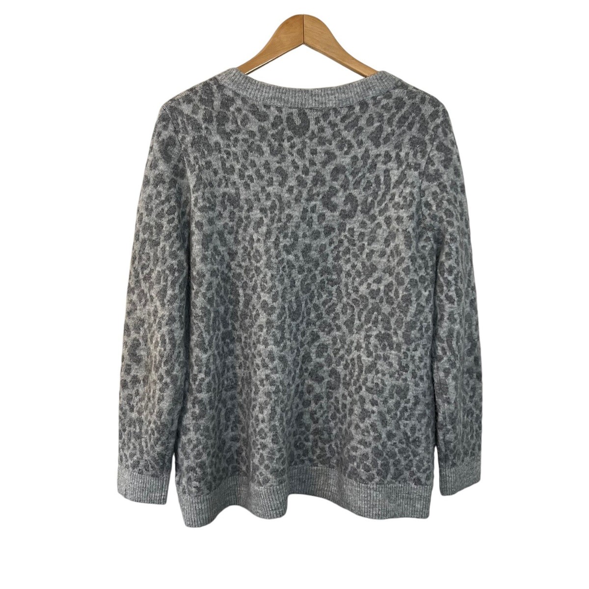 GAP Animal Print Sweater XL Gray Pullover Cozy Cheetah Leopard Knit Top  Acrylic