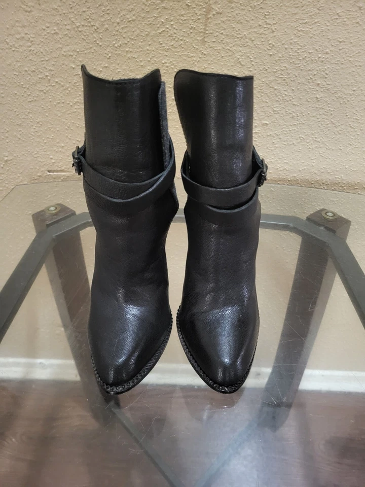 Botines para mujer Cynthia Vincent de cuero negro y fieltro gris, talla 5,5. Foto 4 de 4