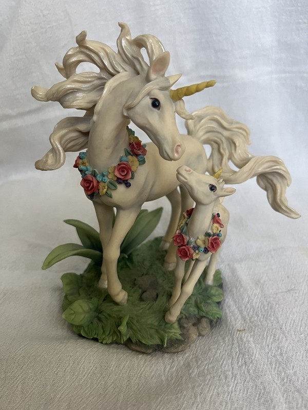 Amberwood Westland Giftware Joyful Bonding Unicorn Figurine