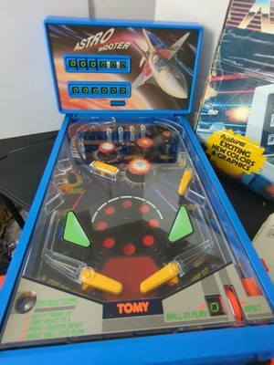 VINTAGE 1983 TOMY ASTRO SHOOTER TABLETOP PINBALL GAME IN BOX BLUE