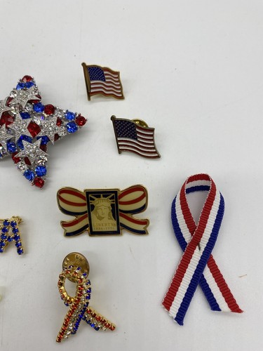assorted patriotic pins - Picture 3 of 3