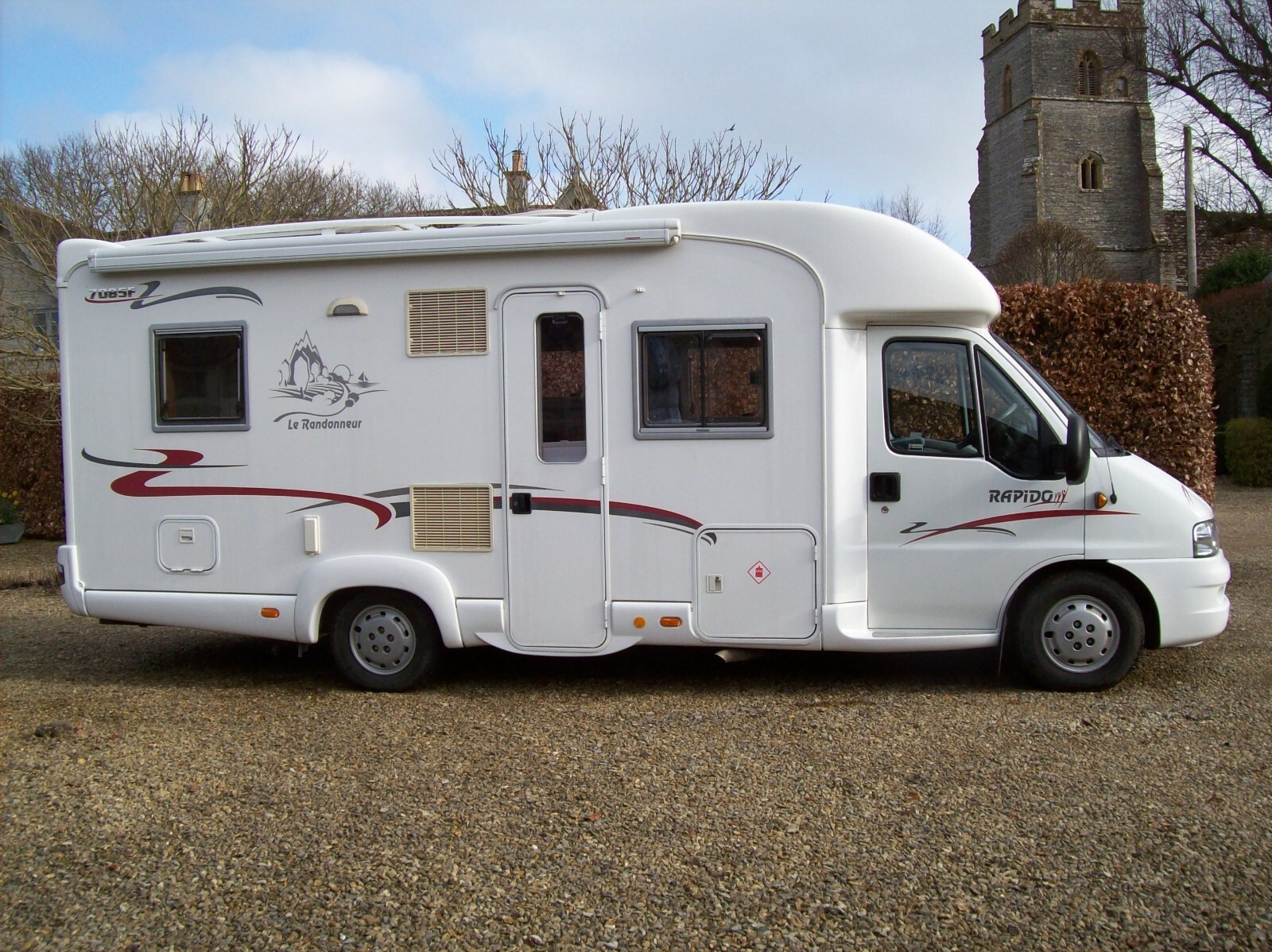 2004 Rapido Le Randonneur 7085f Fiat 2.8 Alko chassis. Towbar, bike