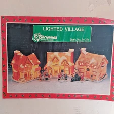 VTG Christmas Around The World Deluxe Lighted Village House of Lloyd Complete