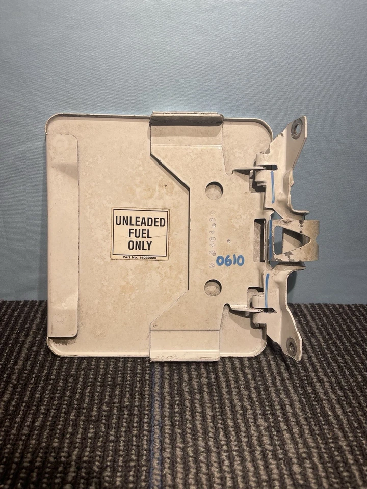 Chevy S10 S15 1982-93 Blazer GMC Sonoma Jimmy OEM PUERTA DE GASOLINA COMBUSTIBLE tapa de puerta blanca Foto 2 de 4