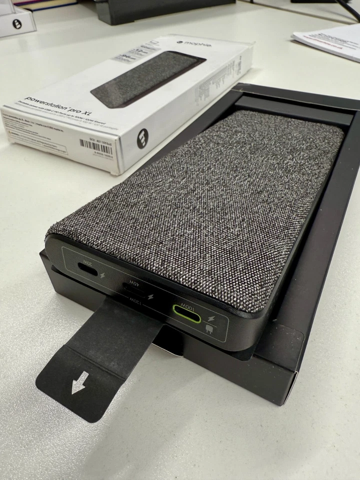Mophie Powerstation Pro XL 100w PD 25,000MAH Power Bank Portable Charger Laptop - Image 3 of 4