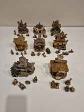 Lot 8 Boyds Town Bearly Built Villages & 31 Mini Figuries