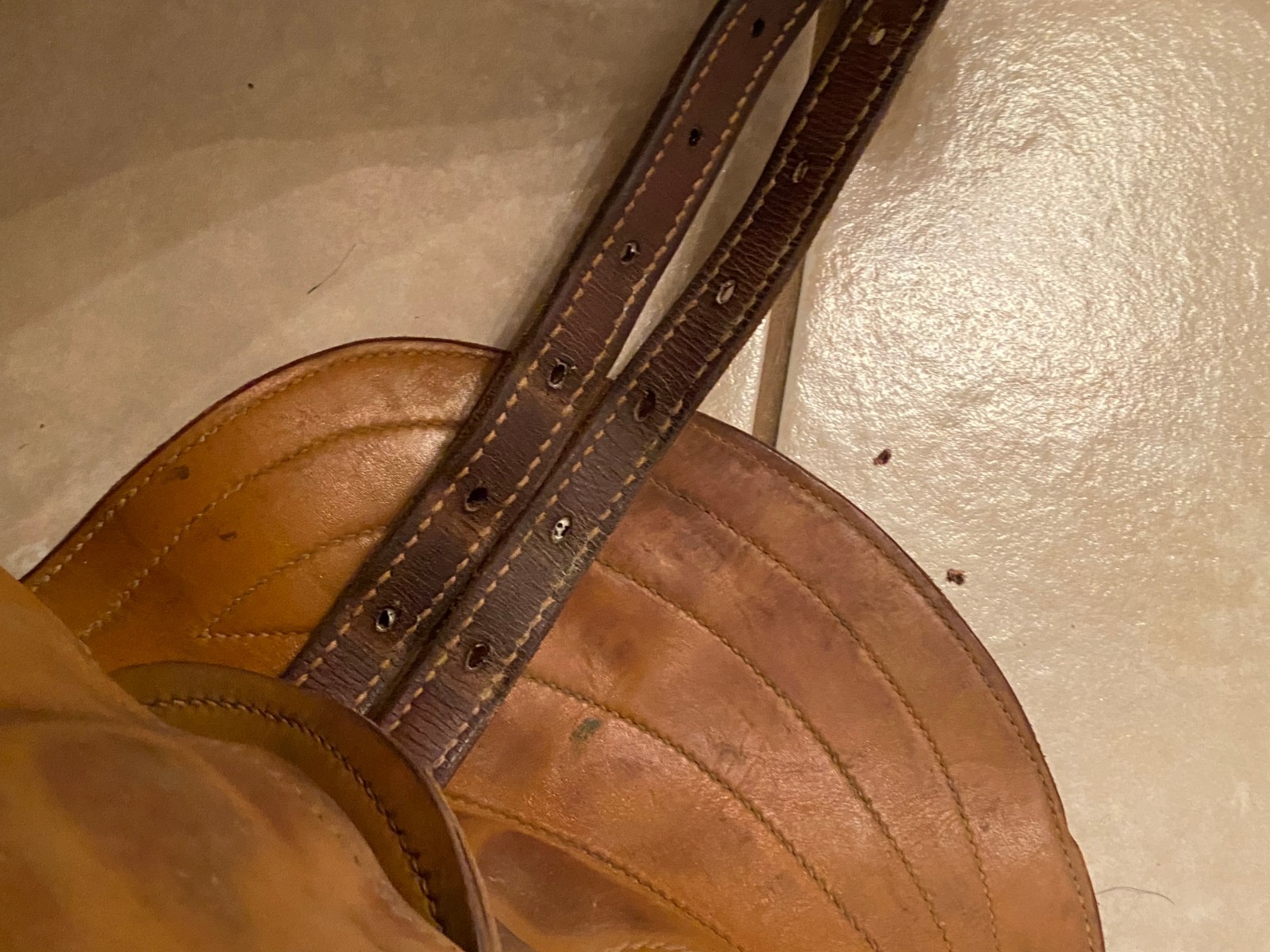 Thoroughbred Jockey Saddle exercise saddle vintge leather