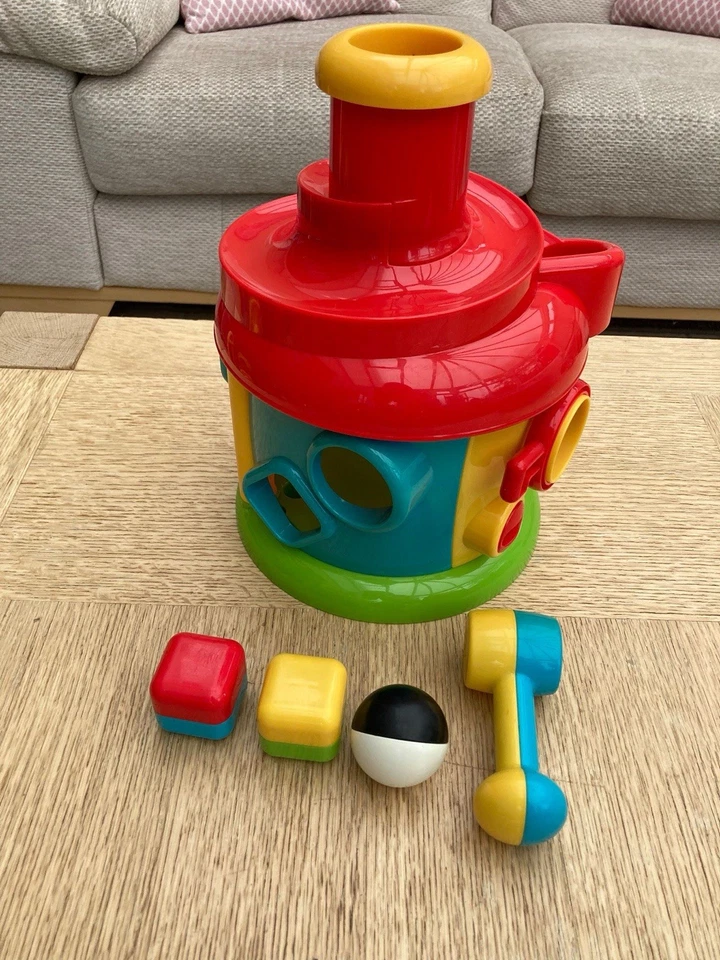 Early Learning Centre Twist and Turn Activity House with Accessories - Image 2 of 4