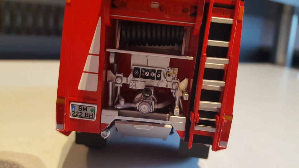 Miniature pompiers 1/43 Norev Mercedes TLF exp France uniquement - Photo 3/3