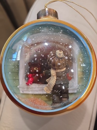 Vtg 80’s Hallmark Ornament Peek Thru Ball Panorama Christmas Window 1984 - Picture 3 of 8