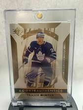 Fraser Minten Rookie Auto /25 – 2023-24 SP Hockey Rookie Authentics – Maple Leaf