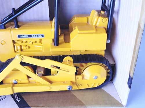 Ertl - John Deere Crawler #521 - 1:16 Diecast - Picture 5 of 10