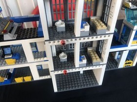LEGO 60047 Police Station 2014 without box or instructions