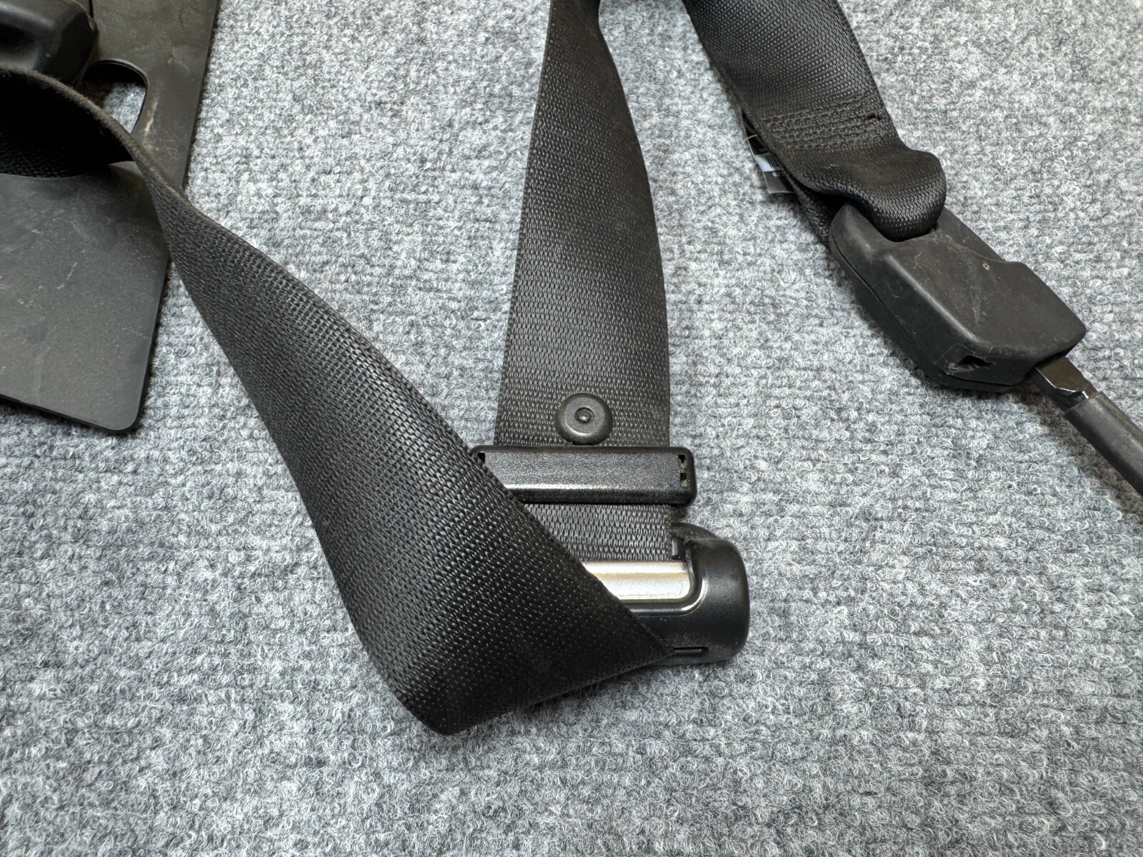 MASERATI GHIBLI M157 14-17 OEM FRONT LEFT DRIVER SIDE LH SEAT BELT RETRACTOR 60K
