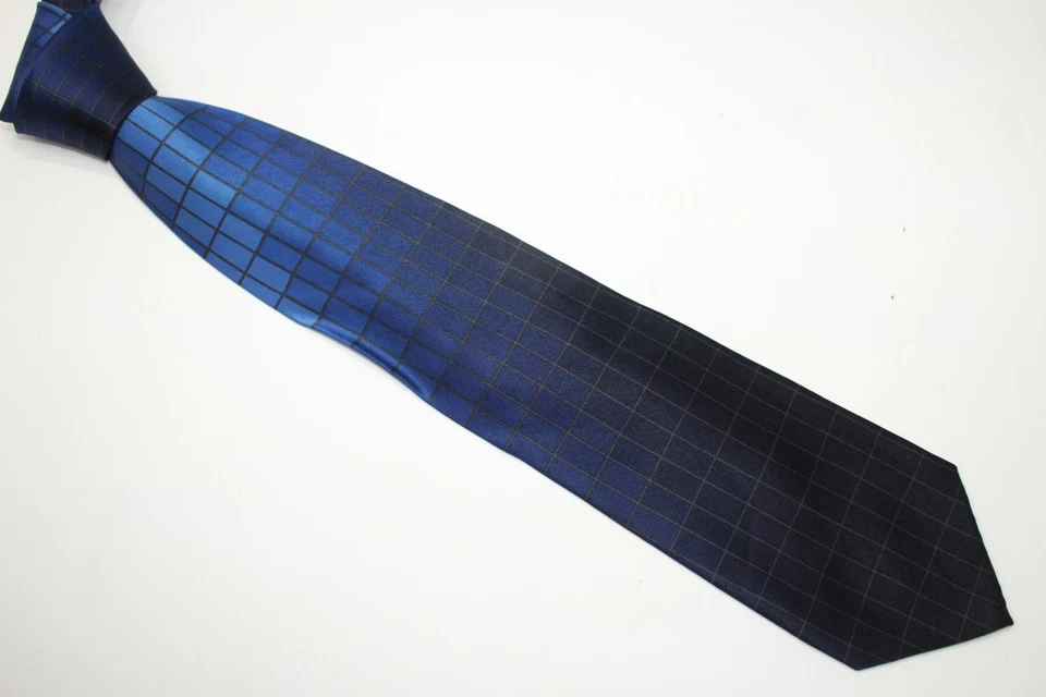 Corbata de seda DKNY hecha en Italia F87420 Foto 2 de 4