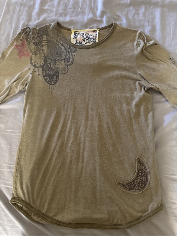 Cute Scrapbook Top 3/4 Button Sleeves Large