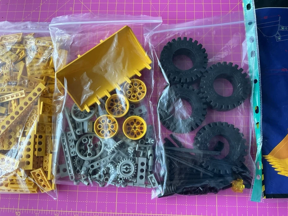 LEGO Technic Front-End Loader Set 8853 Yellow w/Instruction Manual, photo 2 of 5