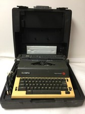 Vintage Olympia Werke AG Wilhelmshaven / WESTERN GERMANY W/ HARD CASE thumbnail