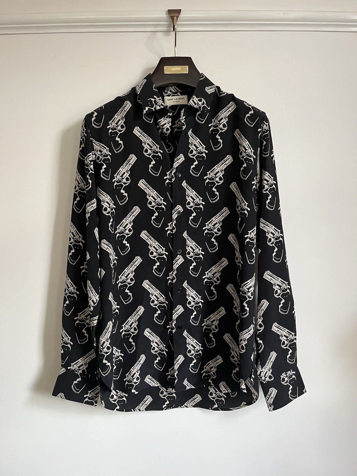 Saint Laurent Hedi Slimane AW 2014 Camicia da uomo in seta con stampa revolver