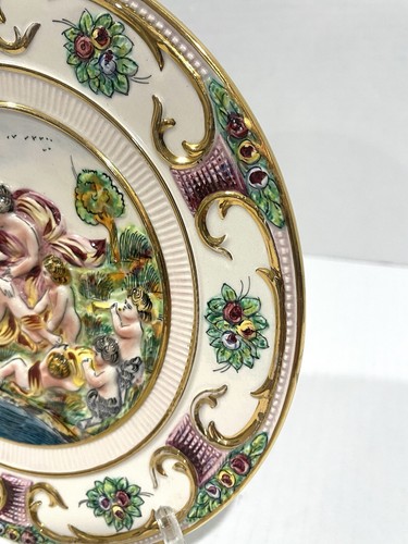VTG Capodimonte Hand Painted 3D Porcelain Wall Handing Plate Marked Italy 9 1/4” - Bild 4 von 15