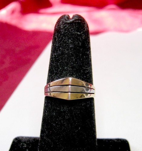 PT900 18K MULTI TONE GOLD BAND WEDDING RING SIZE 6 - Picture 7 of 12