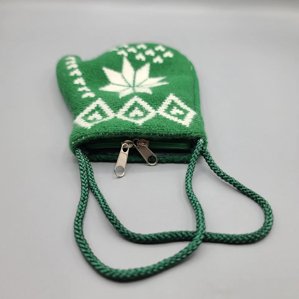 Cartera de cambio de ganchillo con cremallera verde manopla 7 x 5 1/4 pulgadas Foto 3 de 4