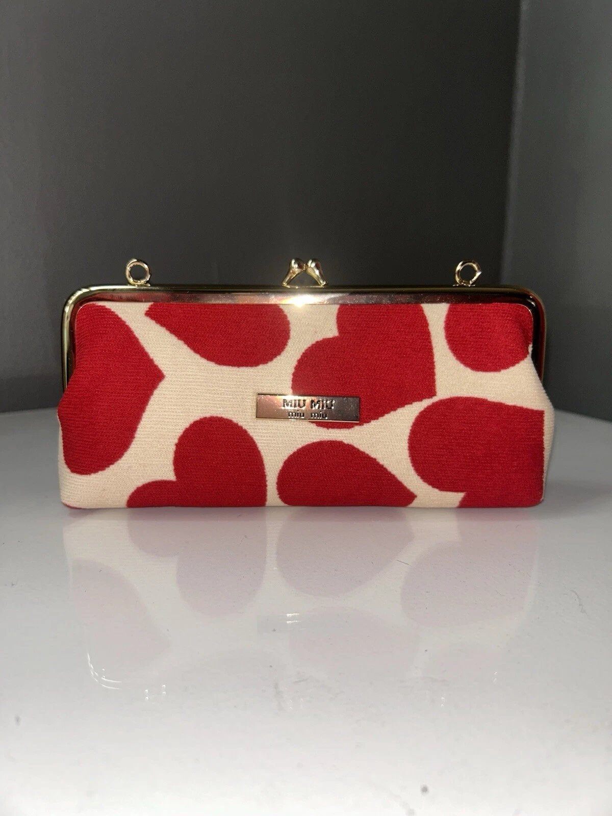 Pochette pochette Miu Miu cuore rosso con catena oro Nuova con scatola