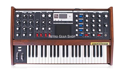 Moog Minimoog Voyager Cherry Wood Signature Edition