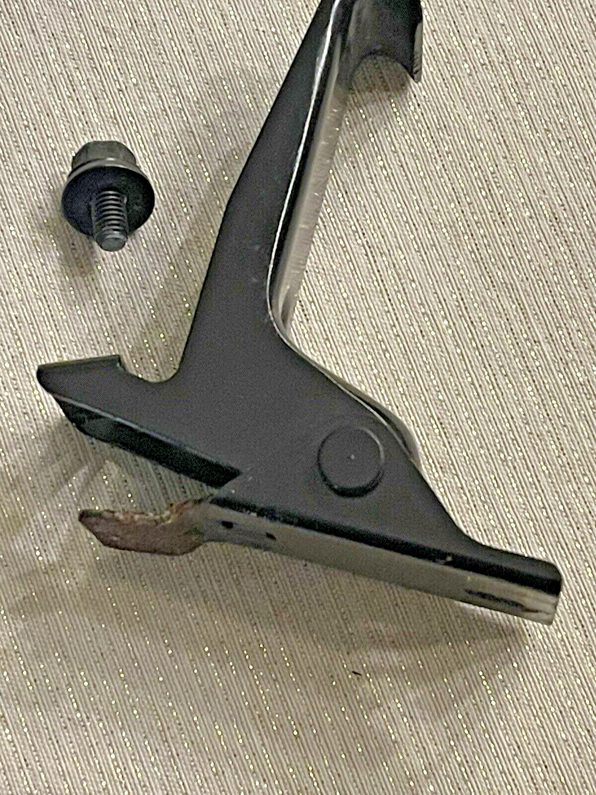 lamborghini murcielago front or rear hood safety catch bracket part#410823183