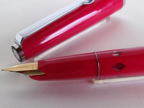 Montblanc Junior 620 Fountain Pen Red Steel Nib - 第 8/13 張圖片