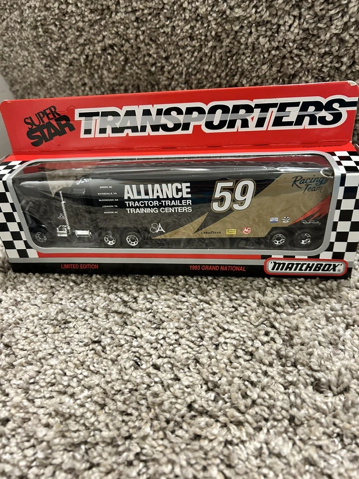 Caminhão Matchbox Transporters Alliance 59 NASCAR. Novo na caixa - Imagem 2 de 4