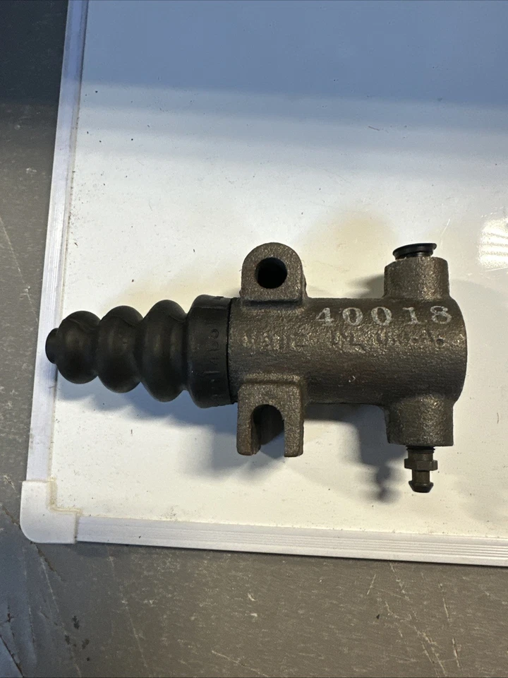 Cilindro esclavo embrague EIS EW40018 para 65-66 GMC 3000 3500 de colección NOS SC45289 Foto 3 de 4