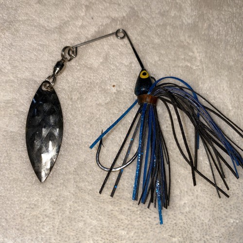 6 Spinner baits. (item #13) - Picture 3 of 7