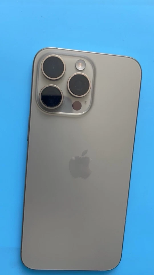 Apple iPhone 15 Pro Max · 256GB, photo 2 of 5